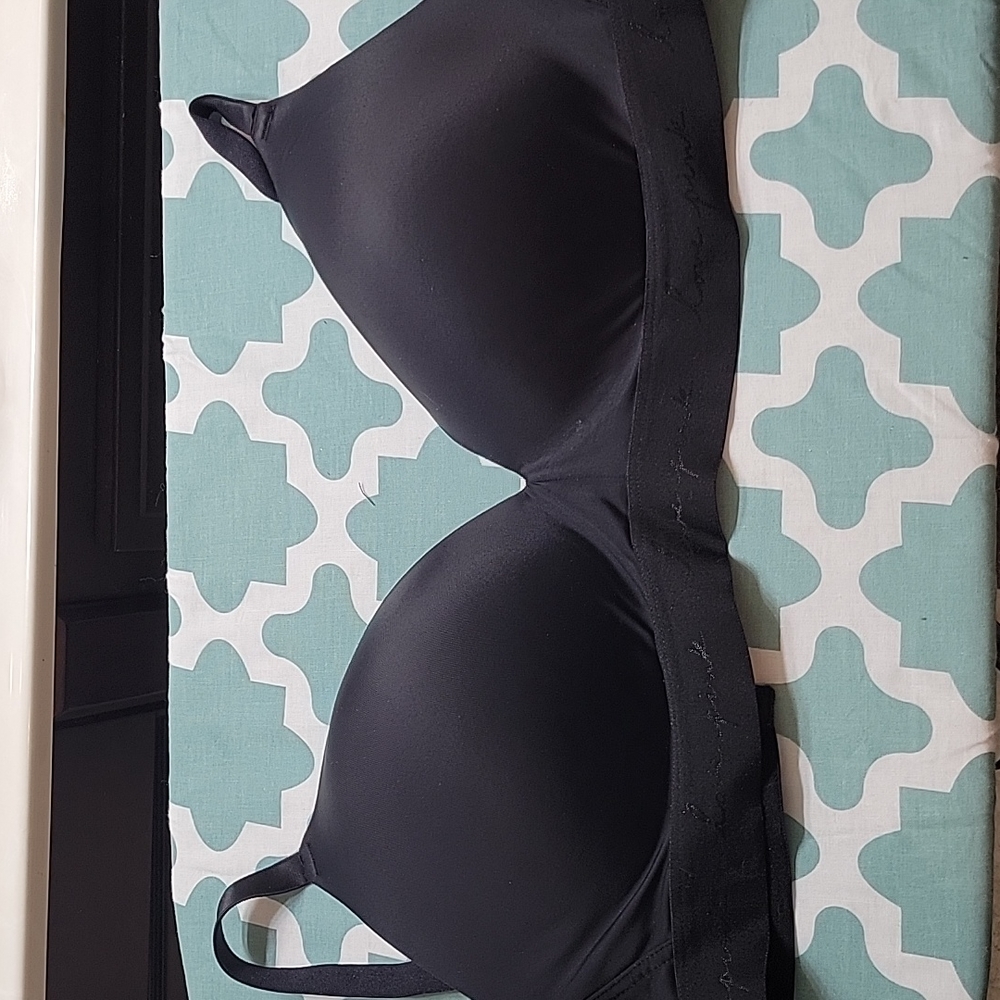 Victoria's Secret wireless pushup 36DD bra